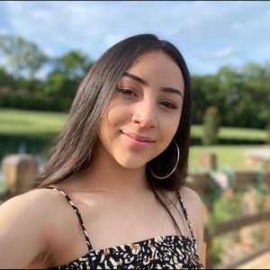 Meet your Posher, Noemi